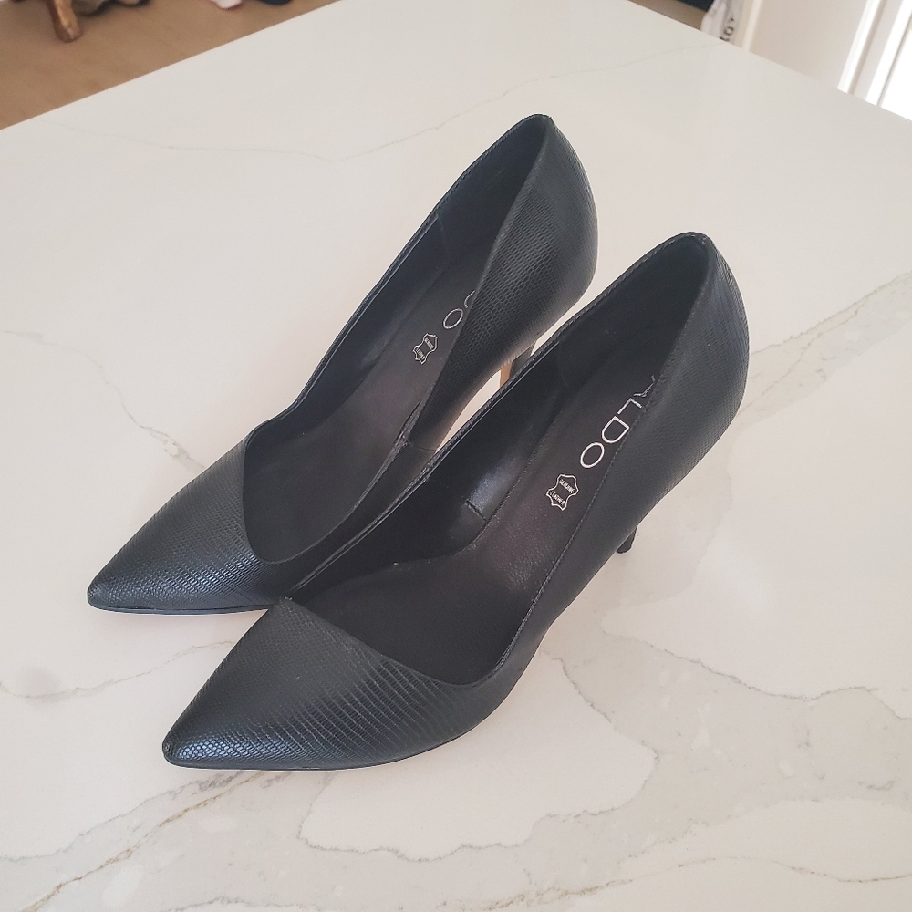 Heels - Picture 3 of 6